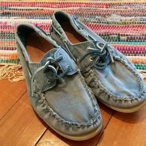 Fossil boat shoes